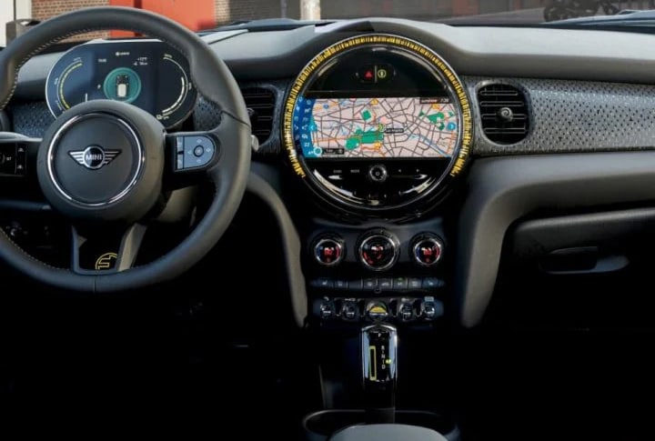 Harman/ Kardon Sound System