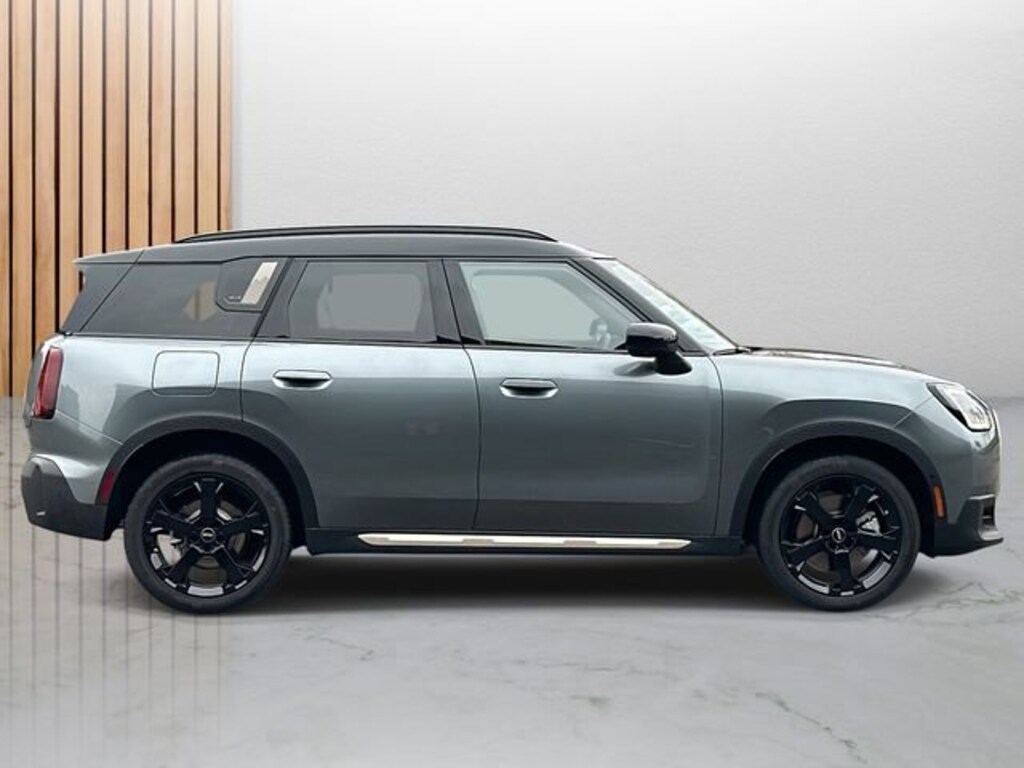 New 2026 MINI Countryman Iconic SUV