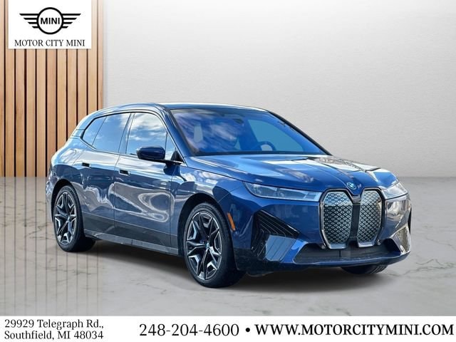 2025 BMW iX M60's photo