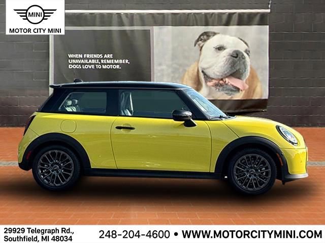 2025 Mini Cooper Hardtop S photo 2