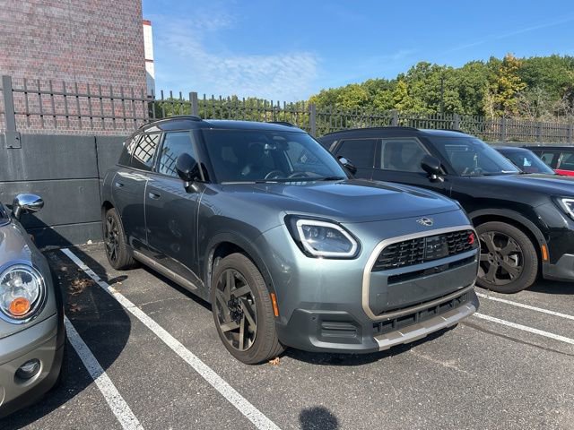 2025 Mini Cooper Iconic S ALL4 photo 2