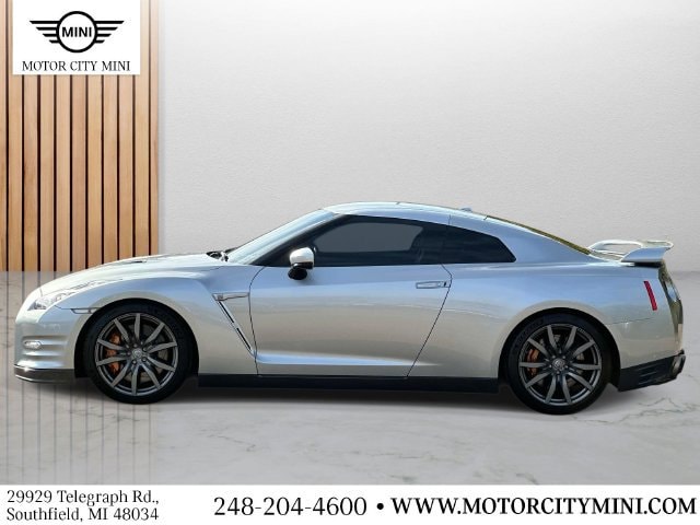 2016 Nissan GT-R Premium - Photo 8