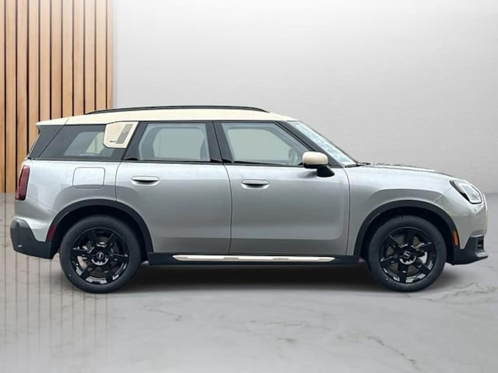 New 2026 MINI Countryman Signature Plus SUV