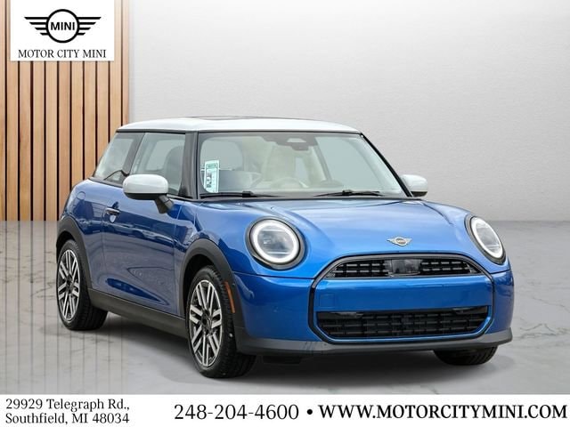 2025 MINI Hardtop 2 Door Base's photo