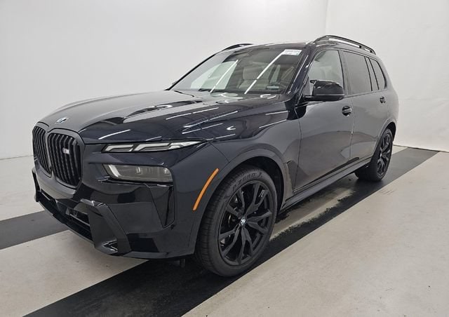 2025 BMW X7 M60i's photo