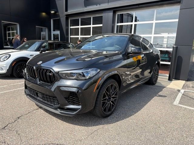 2022 BMW X6 M -'s photo