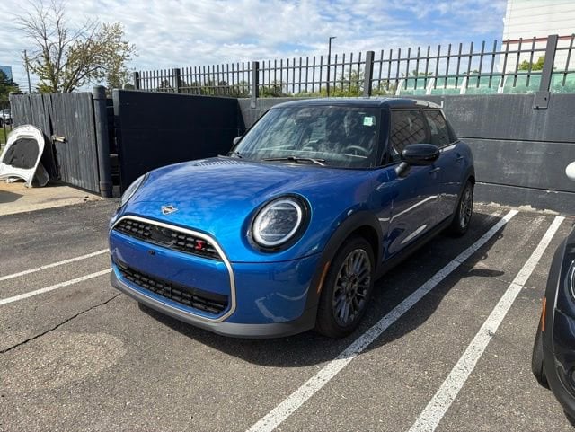 2026 MINI Hardtop Cooper S's photo