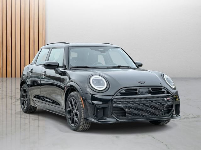 2026 MINI Hardtop 4 Door S's photo