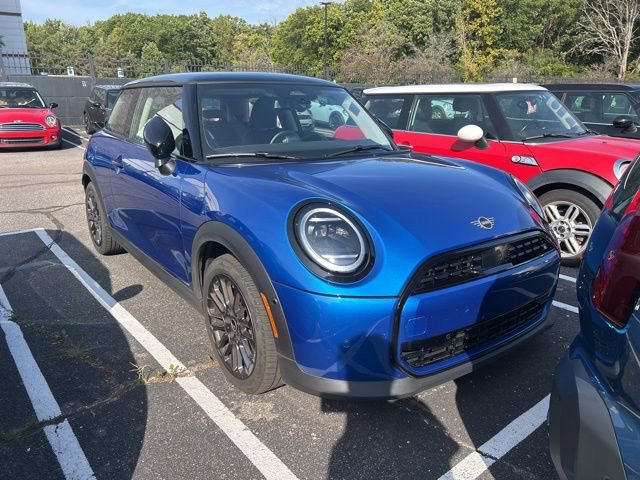 2025 Mini Cooper Signature photo 2