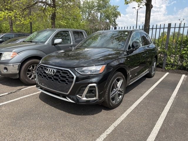 2021 Audi Q5 55 e Premium Plus's photo