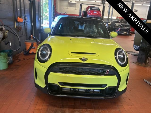 2023 Mini Cooper Signature Convertible photo 2