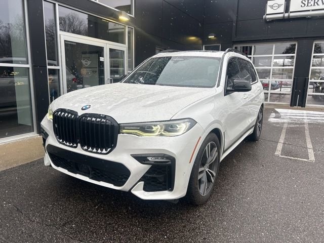 2019 BMW X7 50i's photo