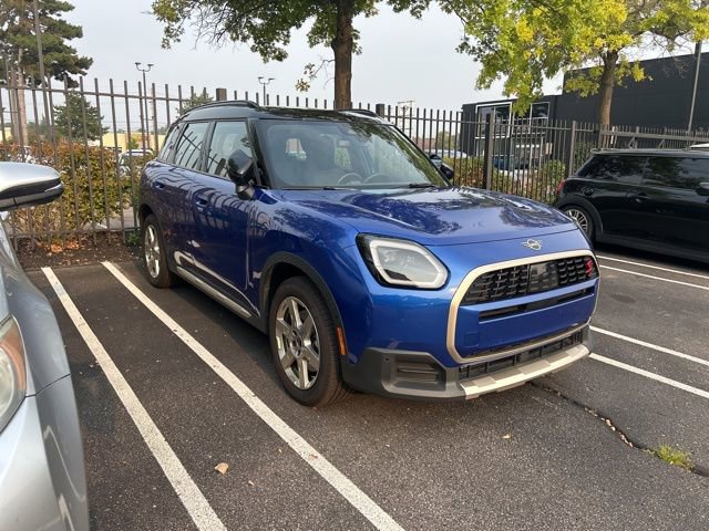 2025 Mini Cooper Signature photo 3