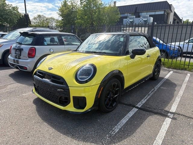 2026 MINI Convertible Cooper S's photo