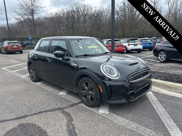 2023 Mini Cooper 4 Door Hardtop photo 3