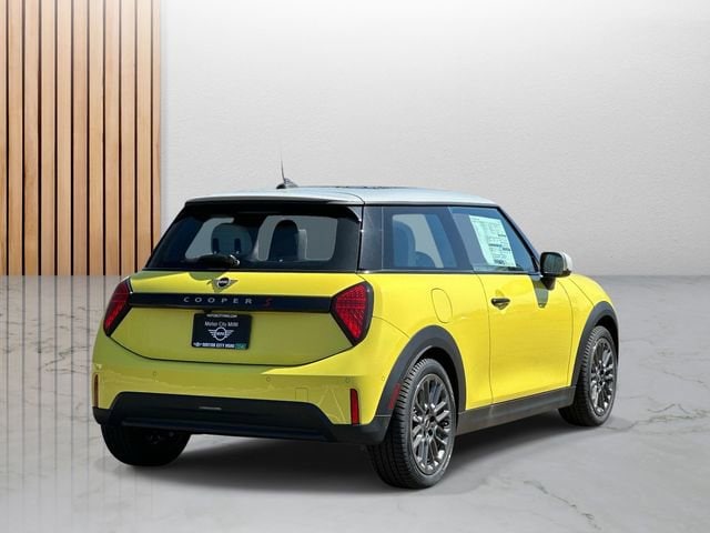 2026 MINI Hardtop 2 Door S | CarEdge | CarEdge