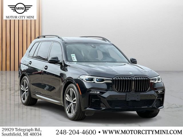 2022 BMW X7 M50i's photo