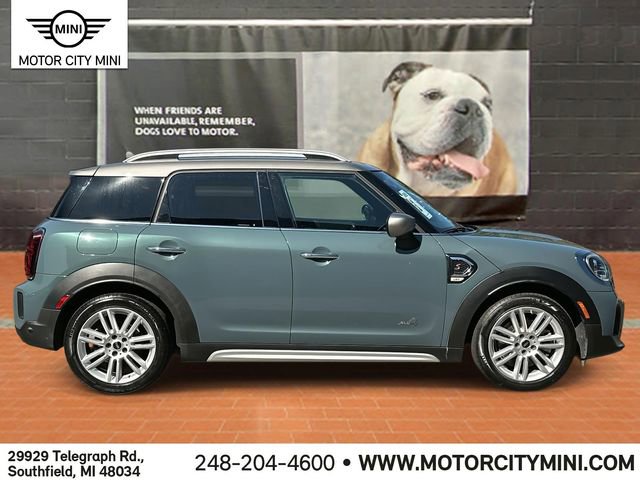 2022 Mini Cooper S ALL4 photo 2