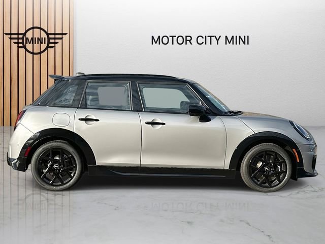 2026 Mini Cooper S Iconic photo 2