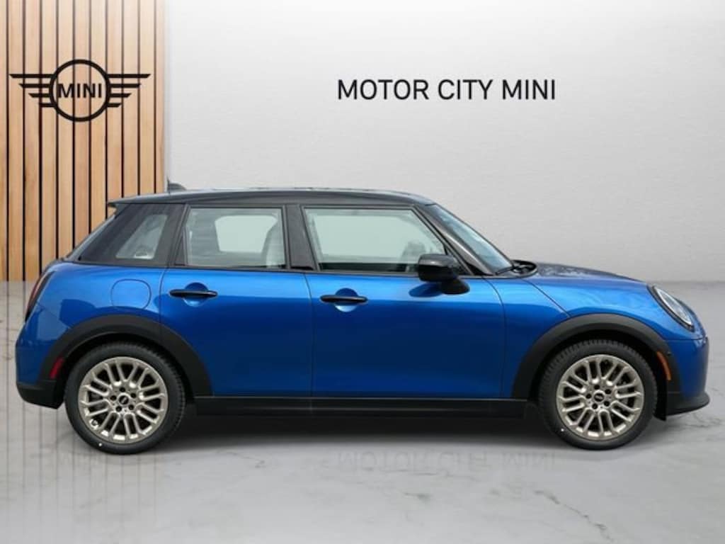 New 2025 MINI Hardtop 4 Door Signature Plus Hatchback