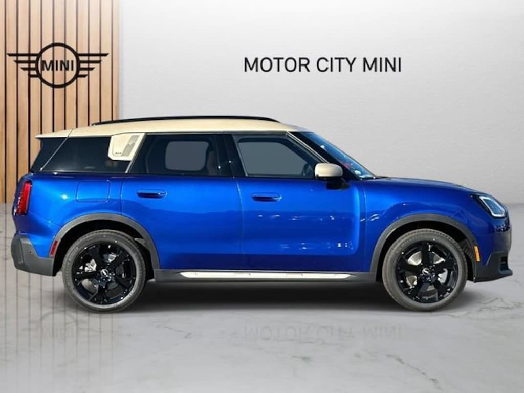 New 2026 MINI Countryman Iconic SUV