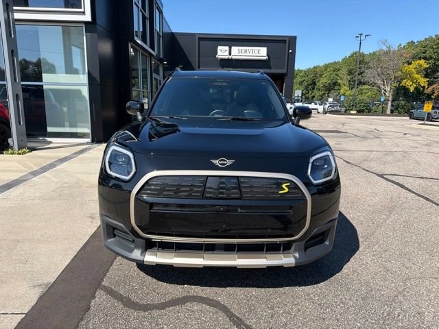 Used 2025 MINI Countryman SE with VIN WMZ53GA00S7R80490 for sale in Southfield, MI