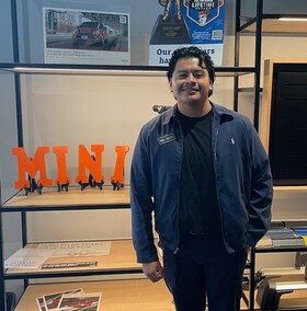 Staff member Alex Sanchez from ID_b4581b9d2e7d