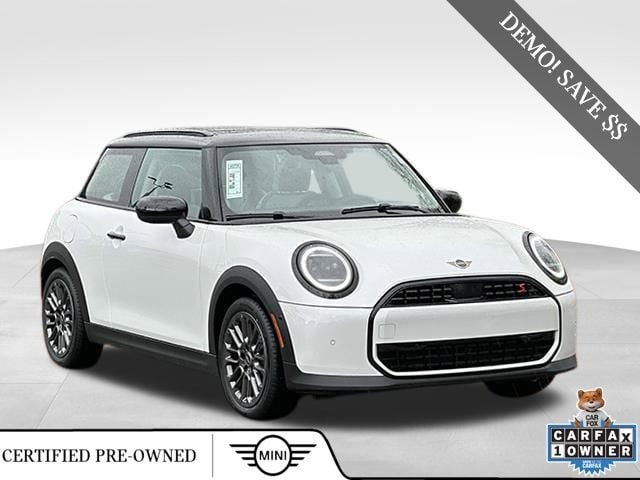 2025 MINI Hardtop 2 Door S's photo