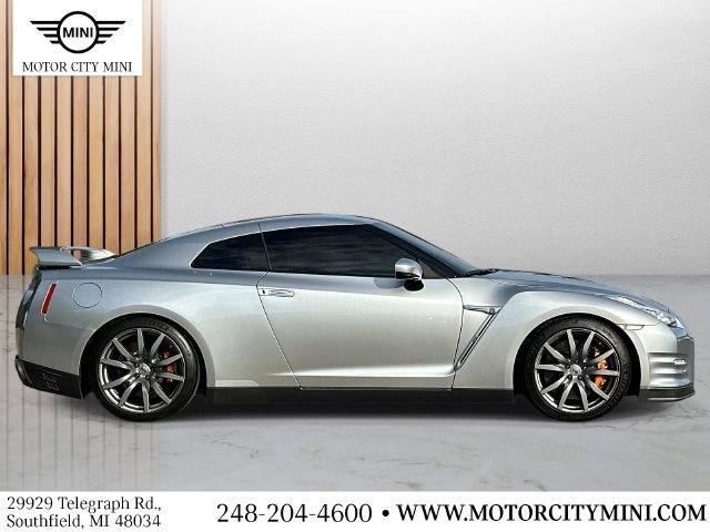 2016 Nissan GT-R Premium - Photo 2