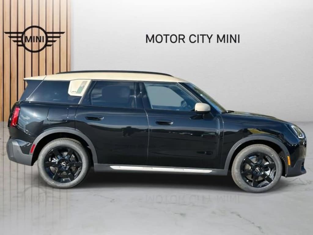 New 2026 MINI Countryman Signature Plus SUV