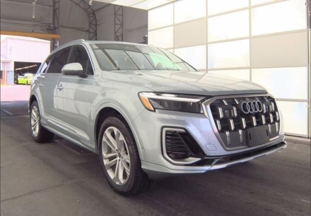 Used 2025 Audi Q7 55 Premium Plus SUV