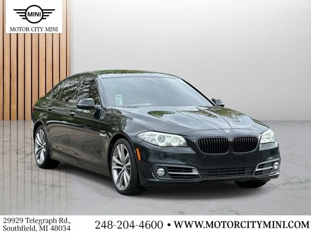 2016 BMW 5 Series 528i xDrive Sedan's photo