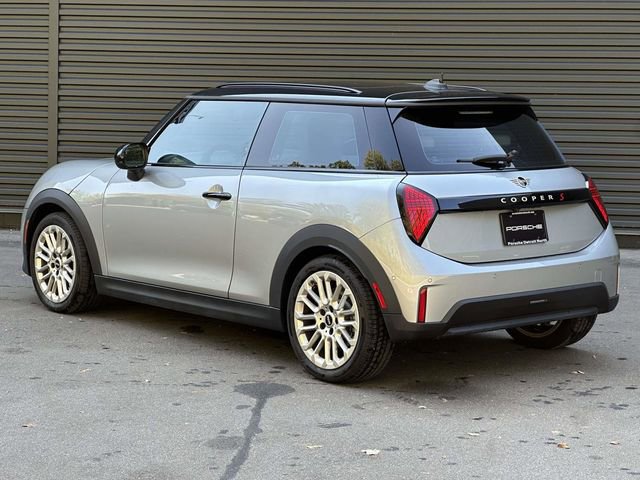 2025 Mini Cooper 2 Door Hardtop Signature photo 3