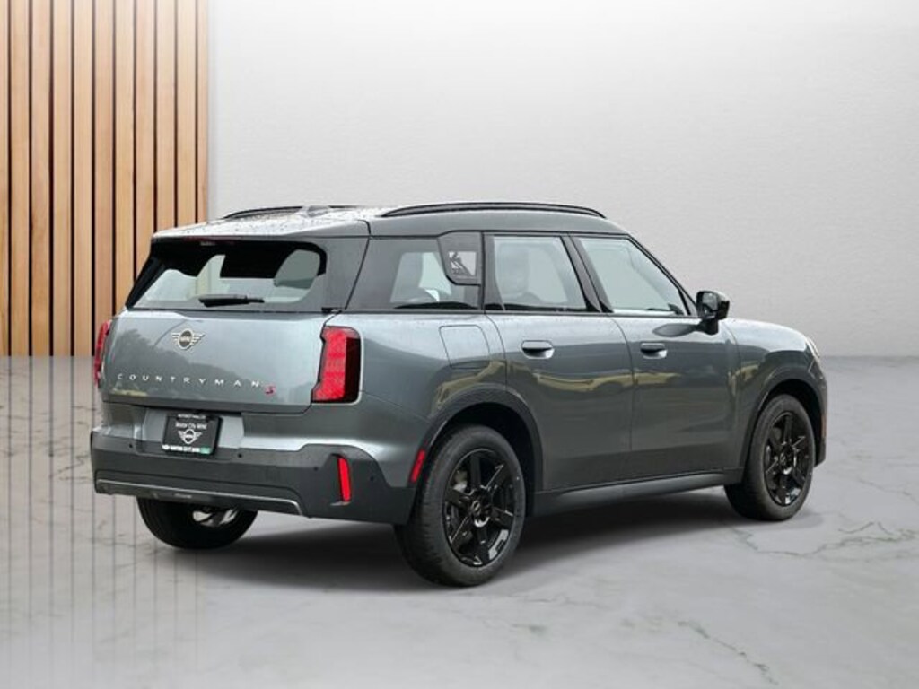 New 2026 MINI Countryman Signature Plus SUV