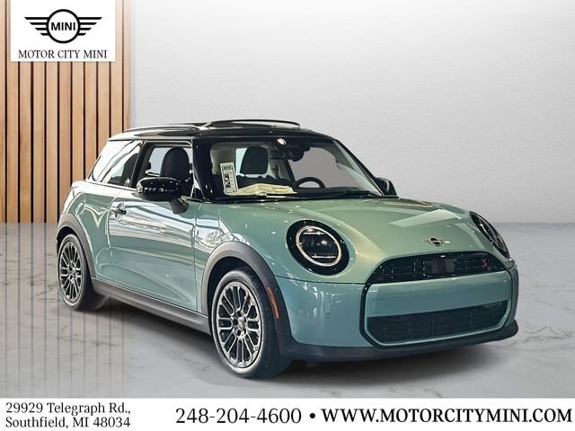 2025 MINI Hardtop 2 Door S's photo