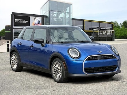 2025 MINI Hardtop 4 Door Signature Plus Hatchback