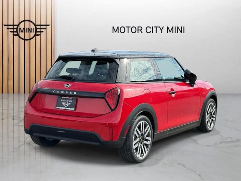 New 2025 MINI Hardtop 2 Door Signature Plus Hatchback