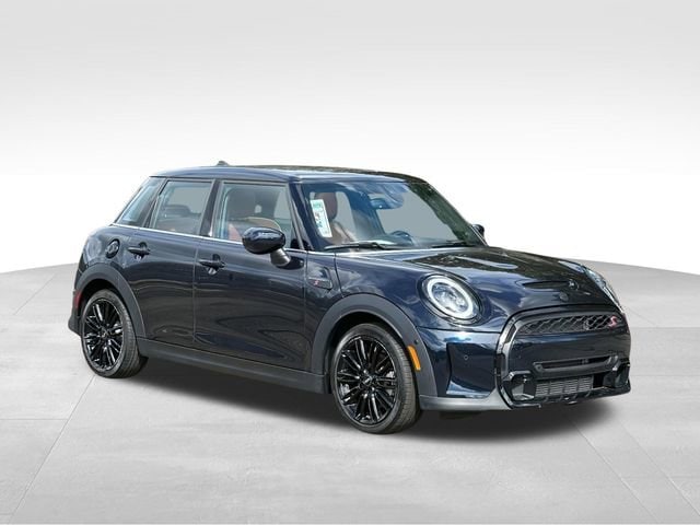 2023 MINI Hardtop 4 Door