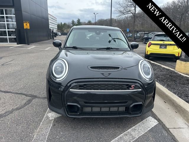 2023 Mini Cooper 4 Door Hardtop photo 2