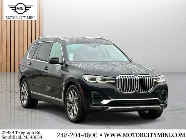 2022 BMW X7 40i's photo