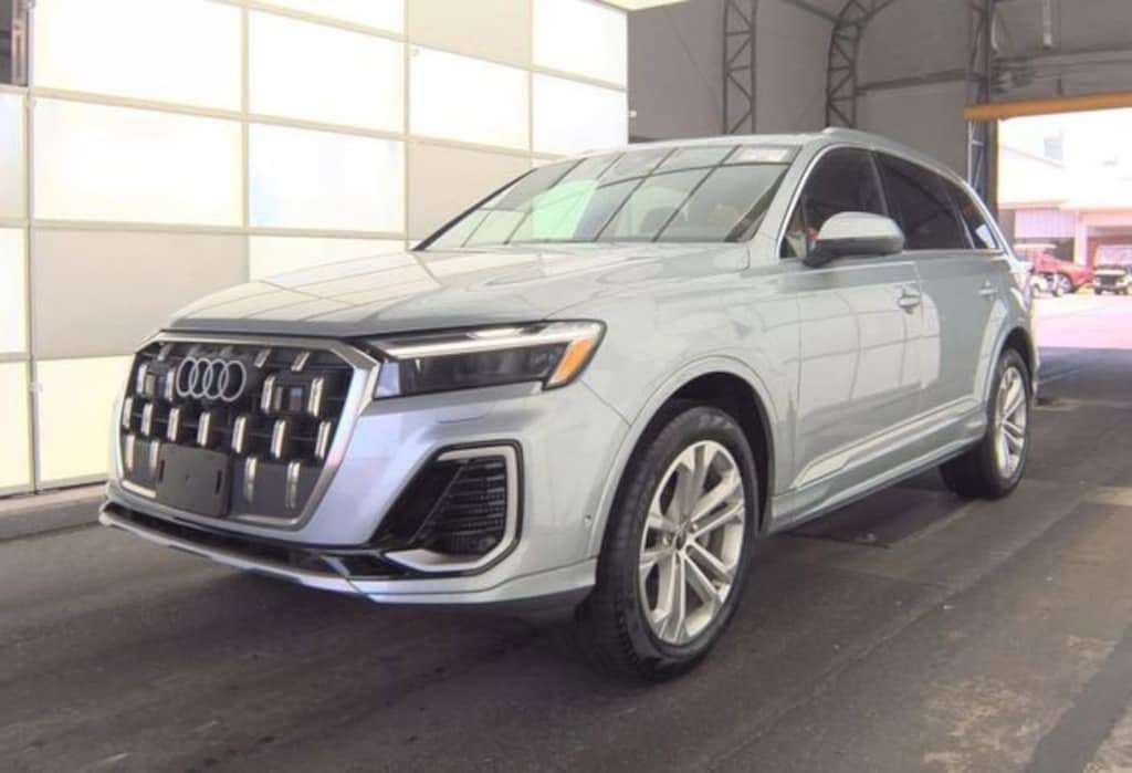 Used 2025 Audi Q7 55 Premium Plus SUV