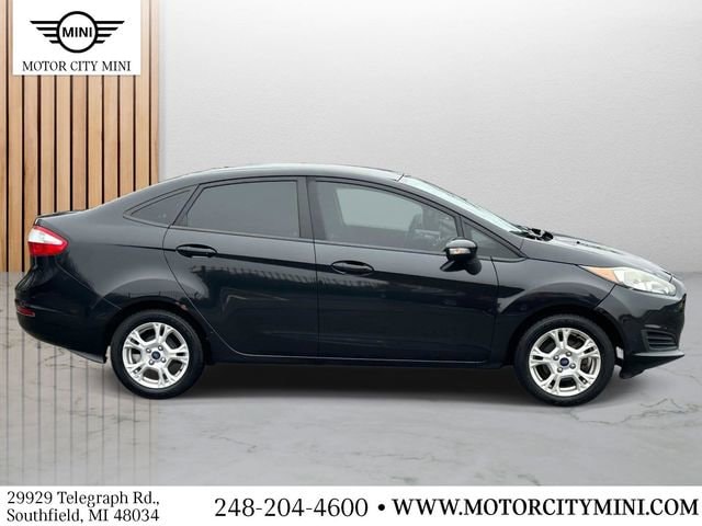 Used 2015 Ford Fiesta SE with VIN 3FADP4BJ1FM193894 for sale in Southfield, MI