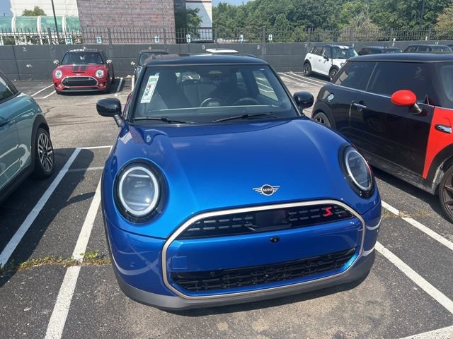 2025 Mini Cooper S Iconic photo 2