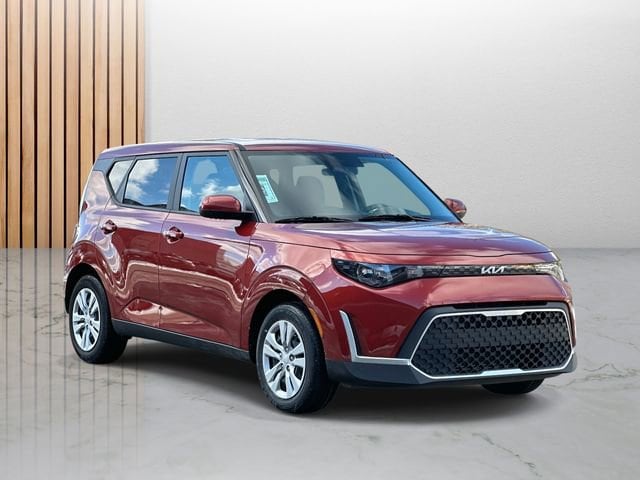 2023 Kia Soul LX's photo