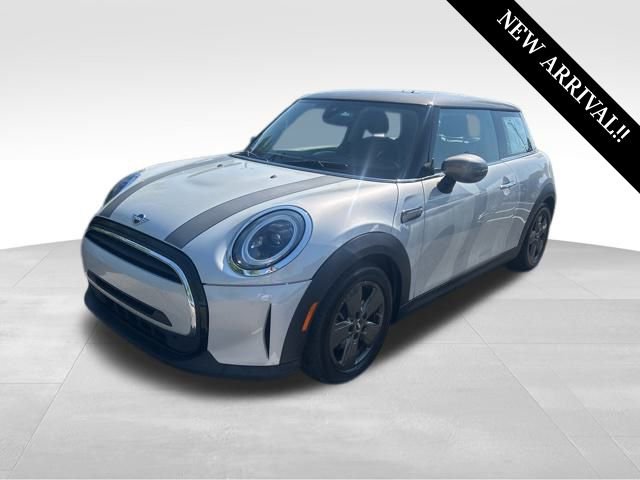 2023 MINI Hardtop 2 Door Base's photo