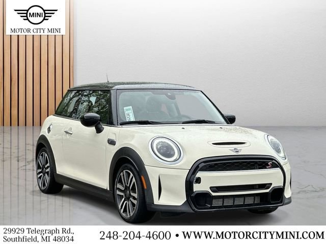 2022 MINI Hardtop Cooper S's photo