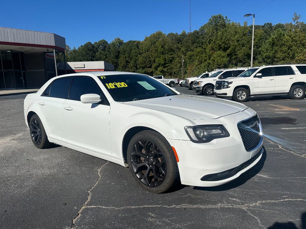2017 Chrysler 300 Limited photo 3