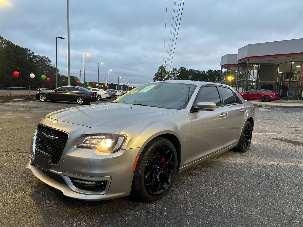 2018 Chrysler 300 S's photo
