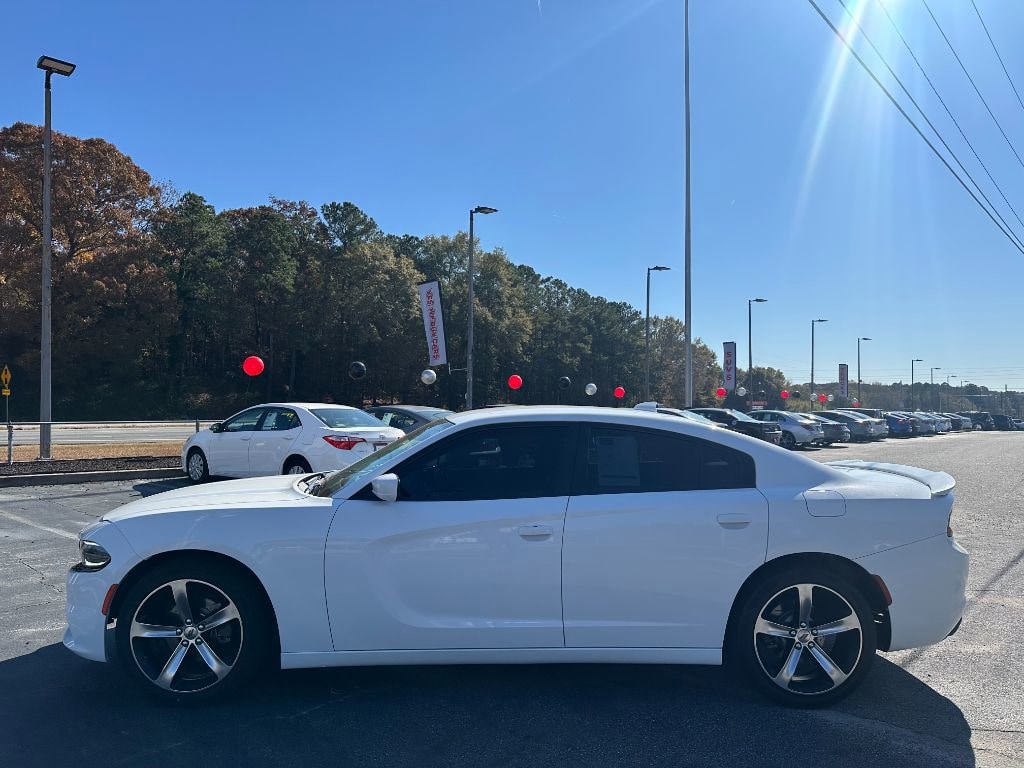 Used 2017 Dodge Charger SXT Sedan
