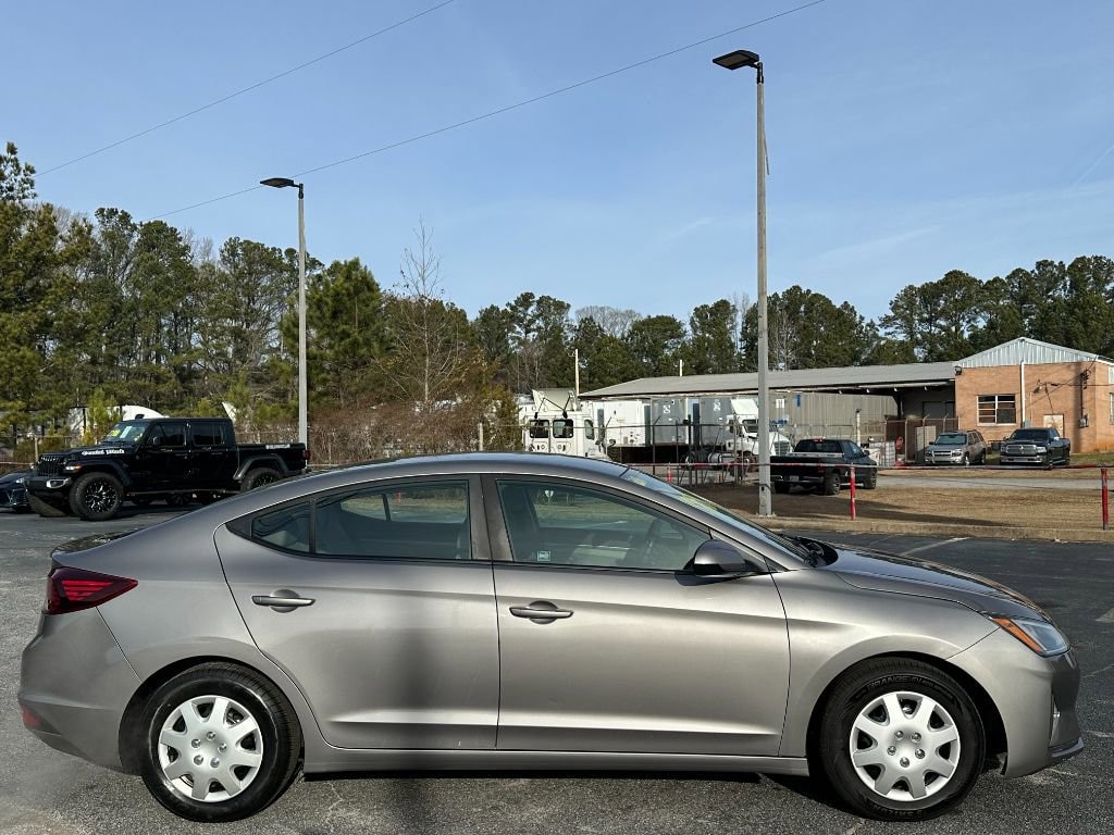 Used 2020 Hyundai Elantra SE Sedan
